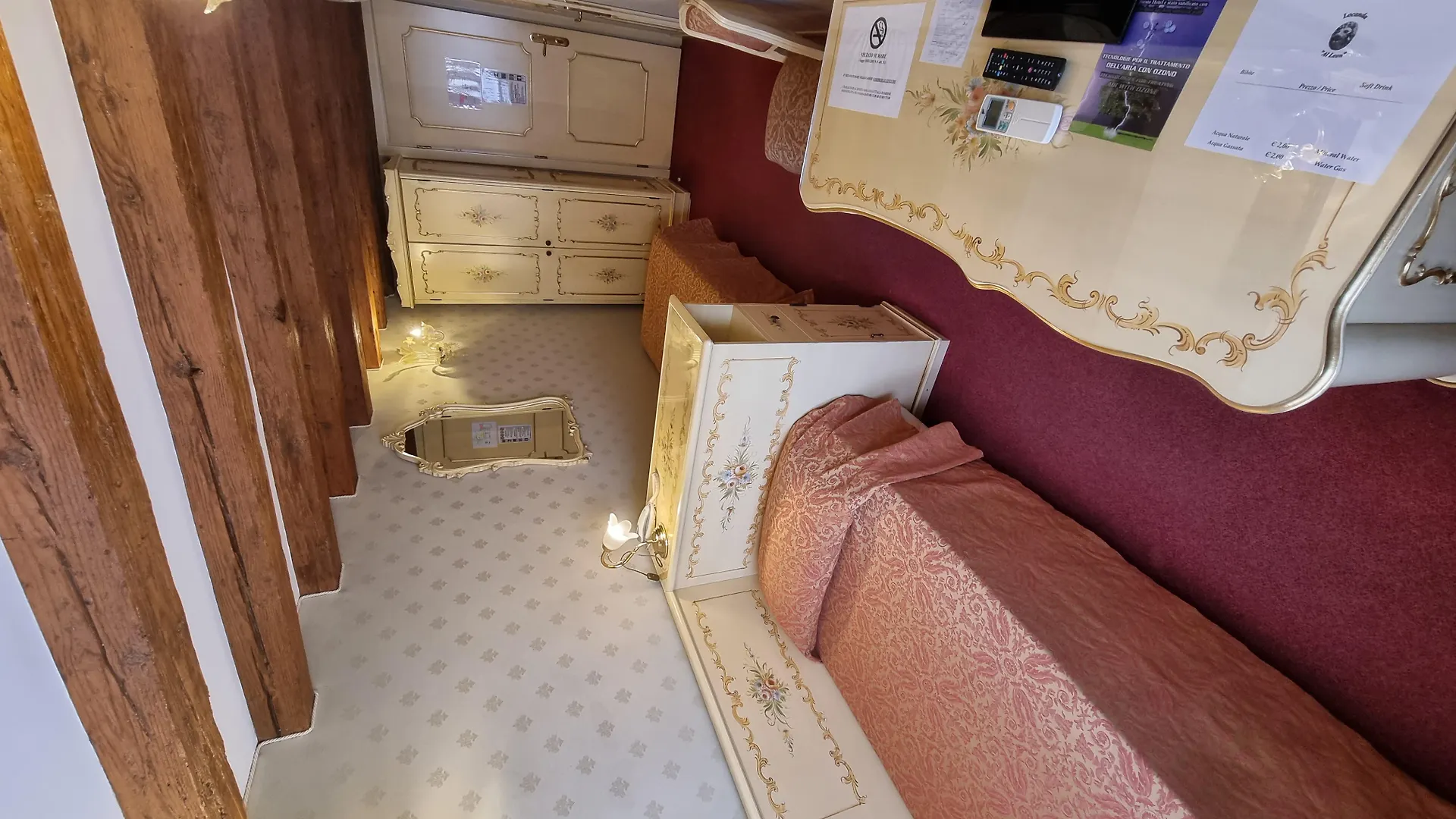 Locanda Al Leon Venice Bed & Breakfast