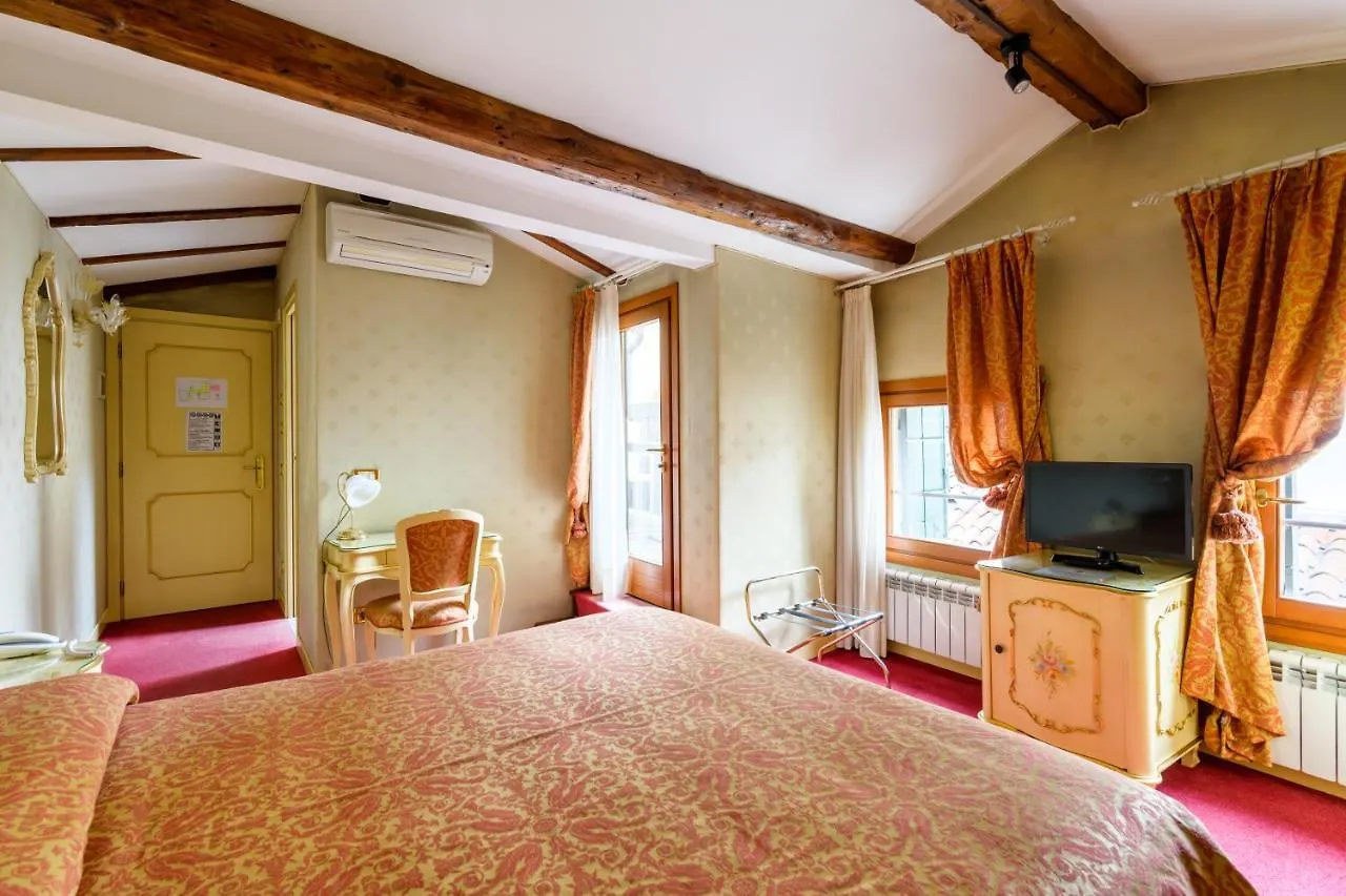 Locanda Al Leon Venice