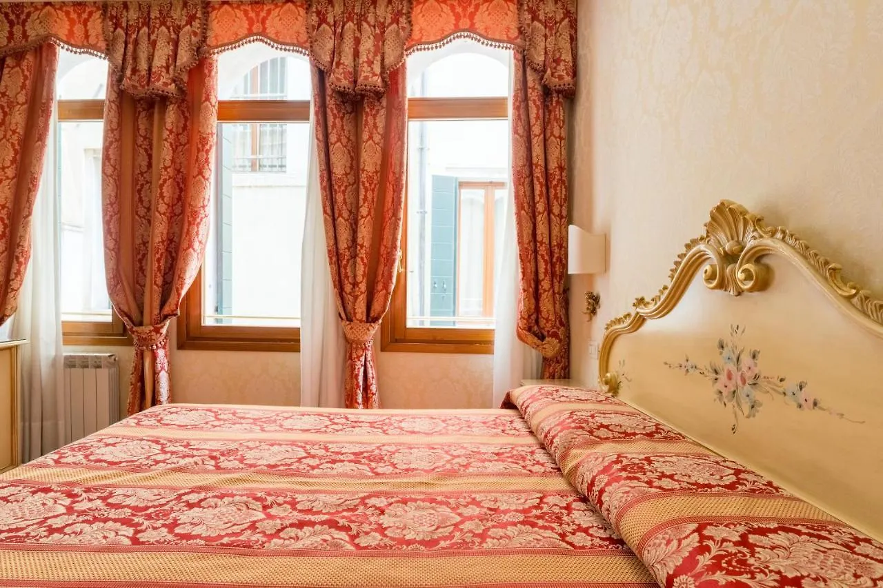 Locanda Al Leon Venice Italy