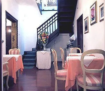 Locanda Al Leon Venice Bed & Breakfast