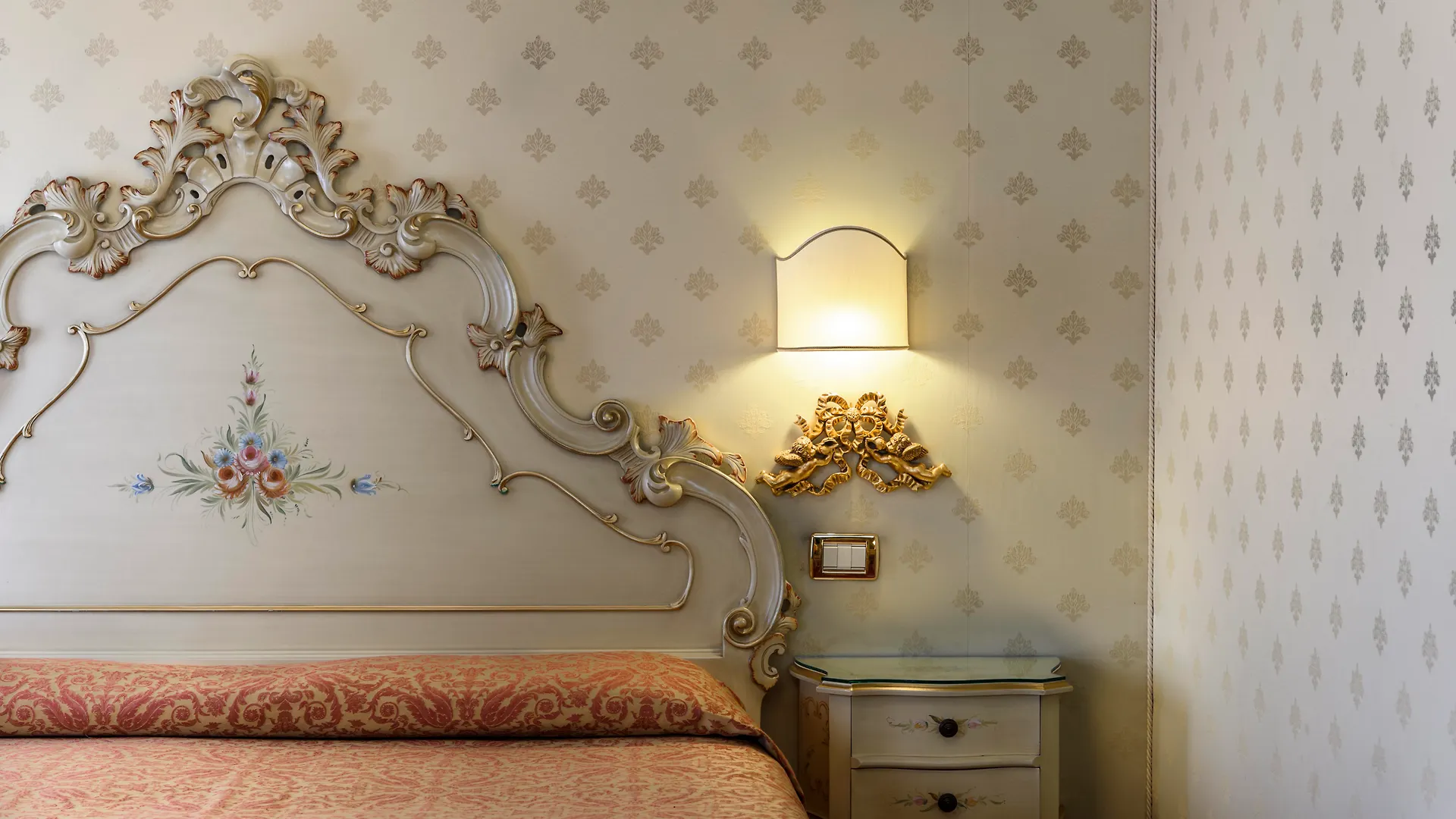 Locanda Al Leon Venice Bed & Breakfast