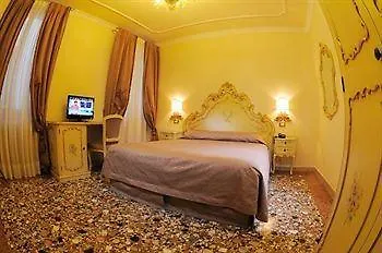 Locanda Al Leon Venezia Bed & Breakfast